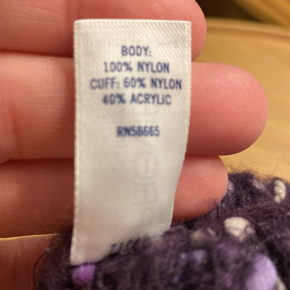 PREVIEW International purple knit gloves. NWT! Soft and stretchy. One size. - Picture 7 of 7